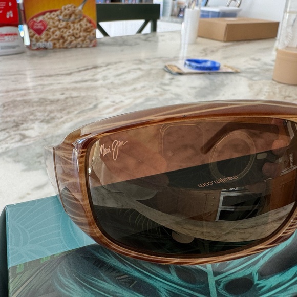 Maui Jim Sunglasses Blue Water - Picture 5 of 6